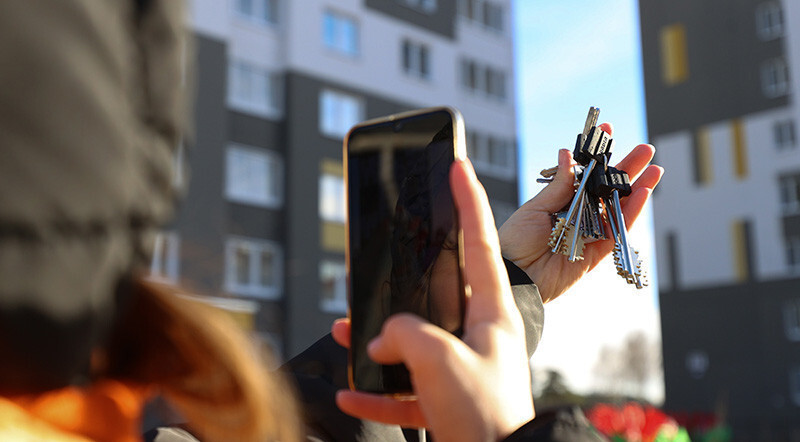 Lukashenko wants housing for large families built evenly across country