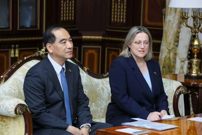 Lukashenko meets with President of Peking University Gong Qihuang