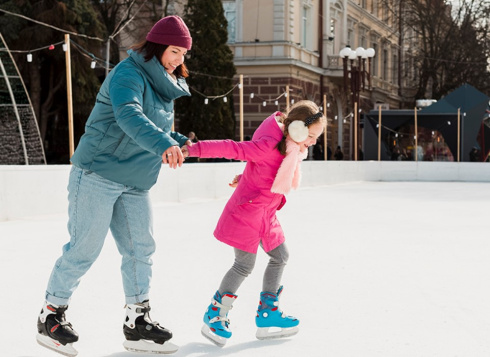 В Минске к зимним каникулам подготовят 23 катка и 21 хоккейную коробку