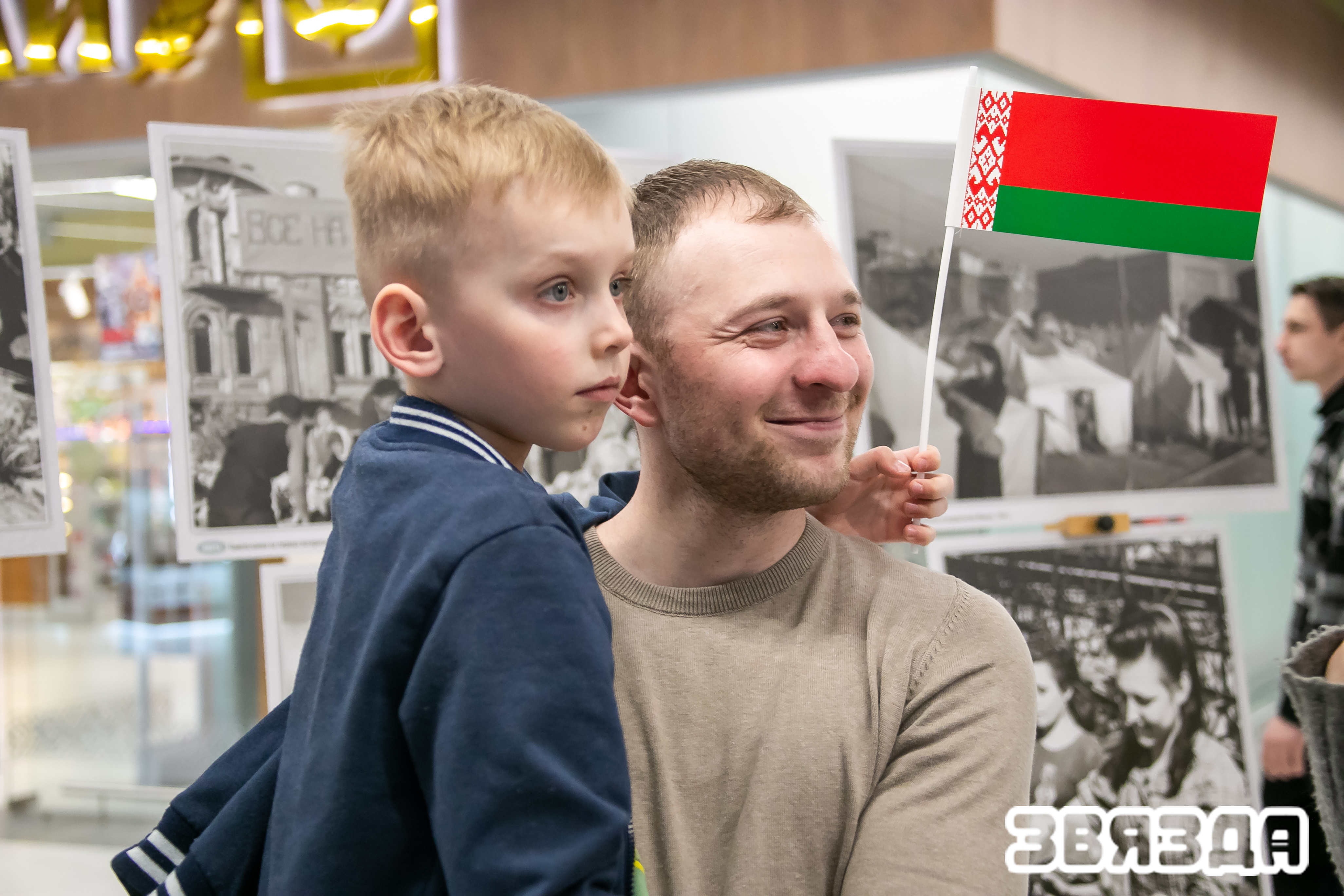«Жанчына. Вайна. Перамога» : як прайшло адкрыццё фотавыставы ўнікальных архіўных фатаграфій