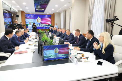 Делегация МВД Таджикистана во главе с руководителем ведомства Рамазоном Рахимзода прибыла в Беларусь с официальным визитом