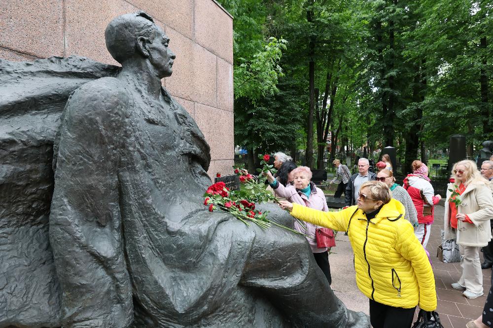 Жальбіны з нагоды 83-й гадавіны смерці народнага паэта Беларусі Янкі Купалы