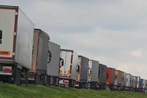 Калапс на граніцы: кіроўцы па тыдні чакаюць у чарзе на мытнае афармленне польскім бокам 