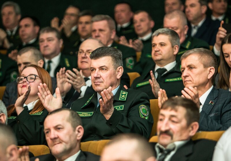 У Мінску ўзнагародзілі ліквідатараў буралому пасля ўрагану мінулага года