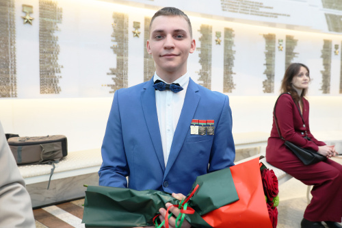 Нагрудныя знакі «Лаўрэат спецыяльнага фонду Прэзідэнта Рэспублікі Беларусь па сацыяльнай падтрымцы насельніцтва і студэнтаў» атрымалі 38 таленавітых навучэнцаў і студэнтаў