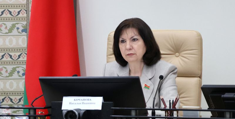 Наталья Кочанова: «Надо уметь слушать людей, а поступающие вопросы — рассматривать эффективно»