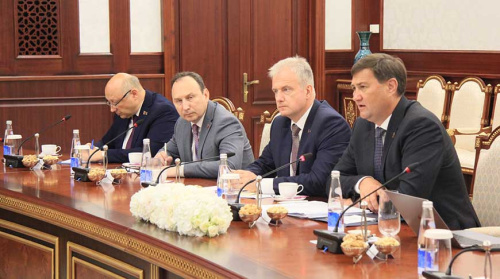 Графік візітаў на вышэйшым узроўні, сувязі ў эканоміцы і культуры. Кіраўнік МЗС Беларусі наведвае Узбекістан