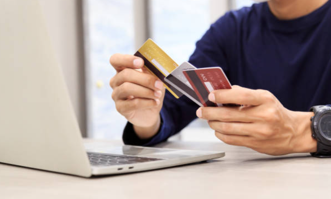 Стала вядома, калі адновяць балансы на карткі кліентаў беларускіх банкаў