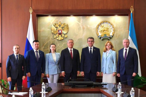 Дэлегацыя Мінска пад кіраўніцтвам Уладзіміра Кухарава сустрэлася з кіраўніком Рэспублікі Башкартастан 