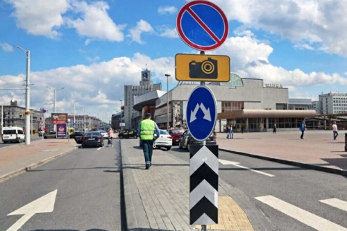 ГАИ Минска ввела автоматический контроль зон, где запрещена стоянка