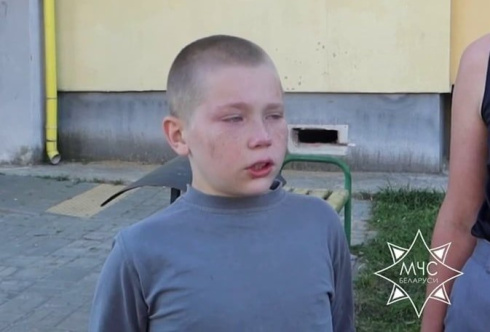 В Климовичах 11-летний мальчик спас младшего брата из горящей квартиры
