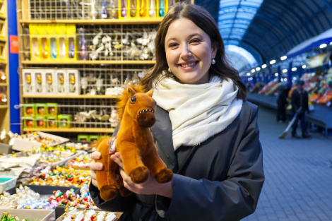 Навагодні кірмаш разгарнуўся на Камароўцы