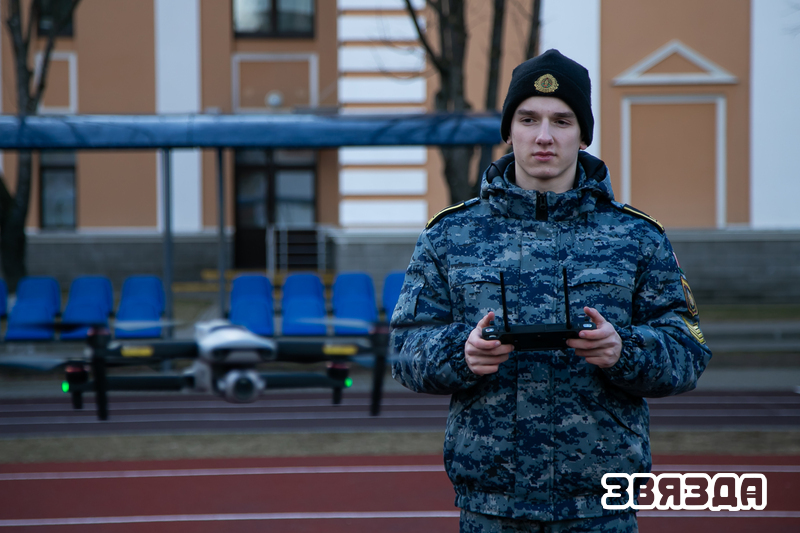 Як выхаванцы спецыялізаванага ліцэя МУС асвойваюць беспілотнікі