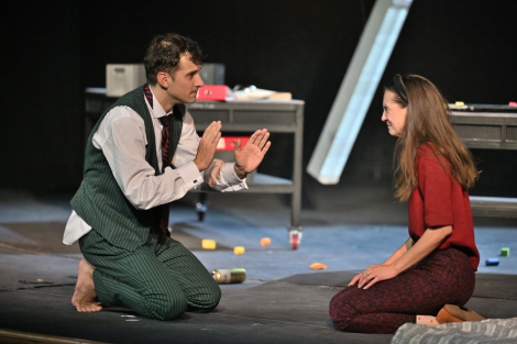 Прэм’ера драмы «Кветкі для Элджэрнана» ў Маладзёжным тэатры прайшла з аншлагам