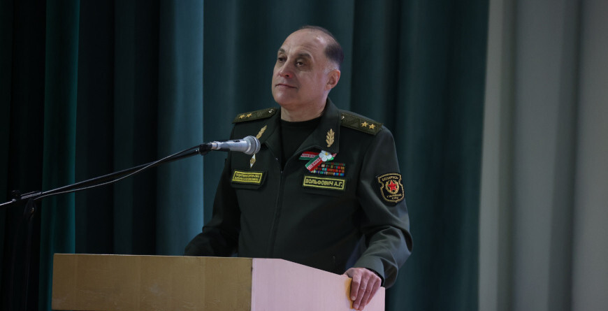 Як і ў гады ВАВ, абарона нашай краіны мае ўсенародны характар. Пра што размаўляў Вальфовіч з кадэтамі ў Слуцку