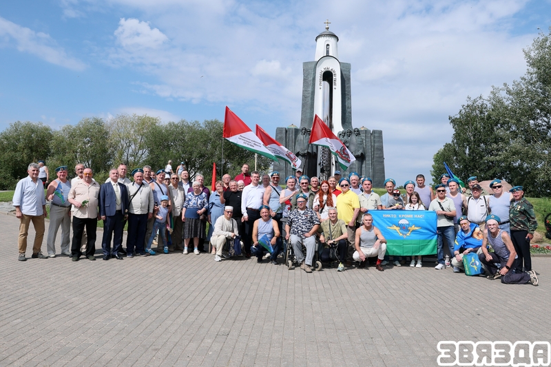 Галоўны дэвіз дэсантнікаў — «Ніхто, акрамя нас!» 