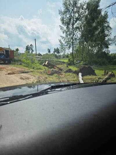 Энергетыкі Мінскай вобласці аднаўляюць электразабеспячэнне пасля начной непагадзі