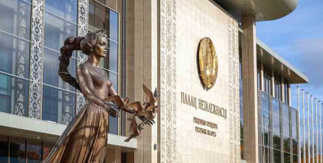 Лукашэнка ў развіццё рашэнняў УНС зрабіў кадравыя перастаноўкі ў судзейскім корпусе