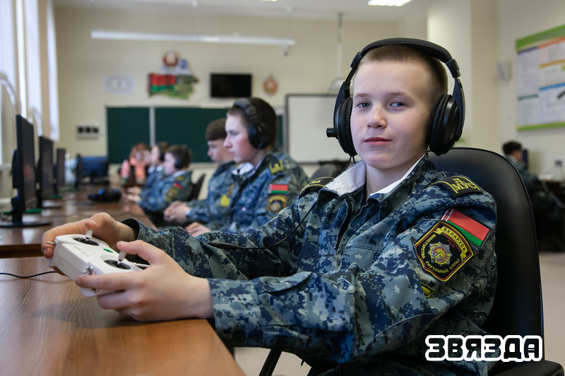 Як выхаванцы спецыялізаванага ліцэя МУС асвойваюць беспілотнікі