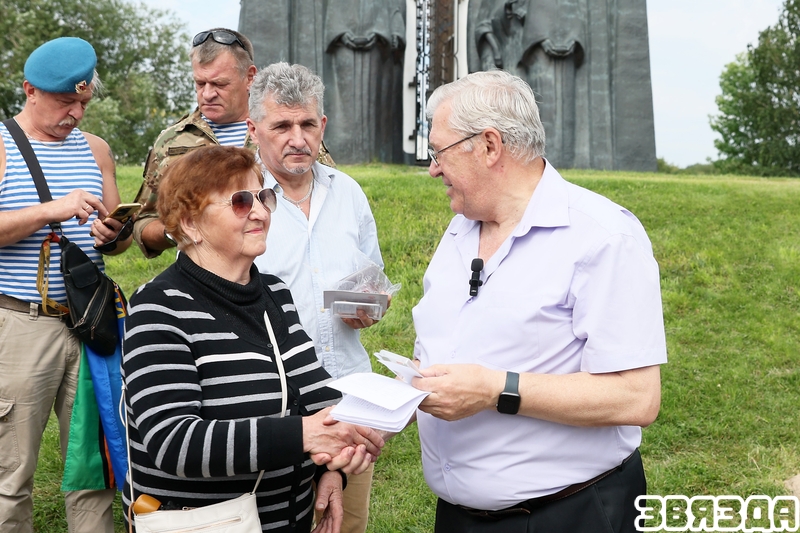 Галоўны дэвіз дэсантнікаў — «Ніхто, акрамя нас!» 