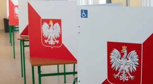 У Польшчы разгарэўся скандал з «дзіўнымі анамаліямі» ў выбарчых камісіях
