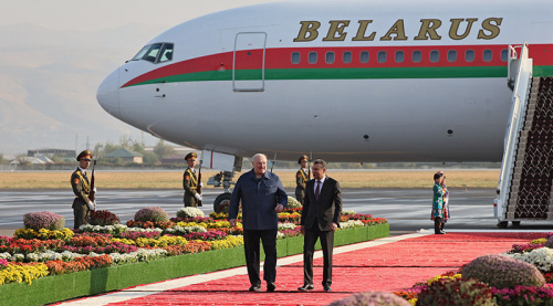 Lukashenko arrives in Tajikistan’s capital where CIS summit will take place