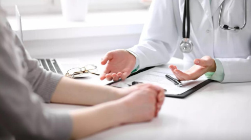 Какие изменения в порядке выдачи и оформления больничных приняты в 2025 году