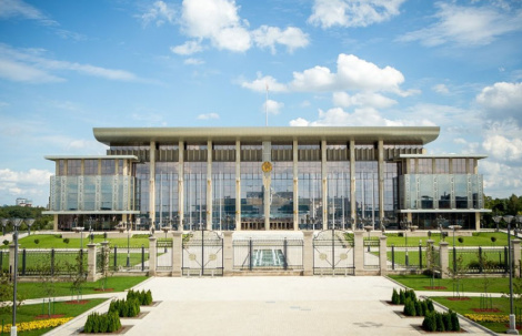 Аляксандр Лукашэнка павіншаваў работнікаў і ветэранаў авіятранспартнай галіны з прафесійным святам — Днём работнікаў грамадзянскай авіяцыі