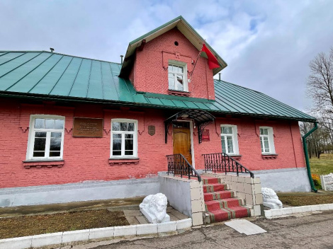 Галоўны экспанат Обальскага музея камсамольскага падполля — вымпел «За мужнасць і стойкасць у гады Вялікай Айчыннай вайны»