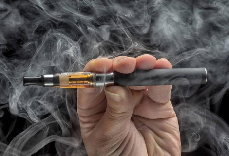 Як пасля ковіду. Да чаго прыводзіць курэнне вэйпаў, патлумачыла ўрач