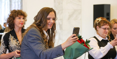 Поддержка семей с детьми — важнейший приоритет. В Минске вручили госнаграды ко Дню Матери