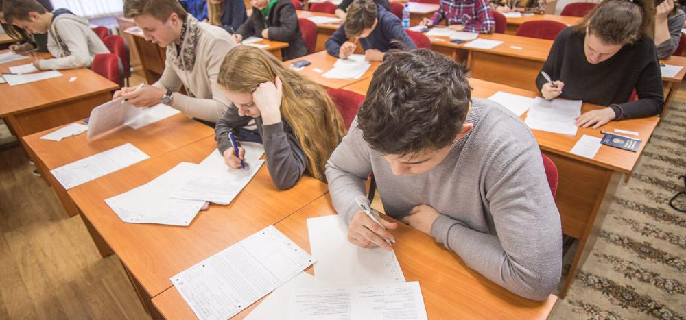У школьнікаў з'явіўся яшчэ адзін спосаб трапіць у ВНУ без экзаменаў