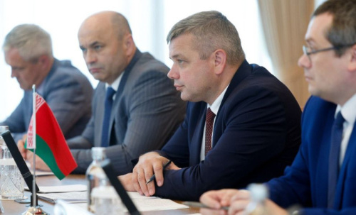 Industry ministers of Belarus, Russia review cooperation dynamics