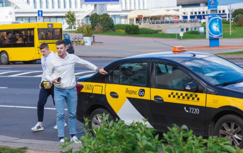 Безопасность перевозки пассажиров в такси контролируют по всей Беларуси