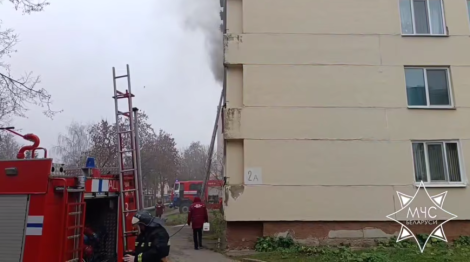 Мужчына выратаваны пры пажары ў кватэры ў Оршы