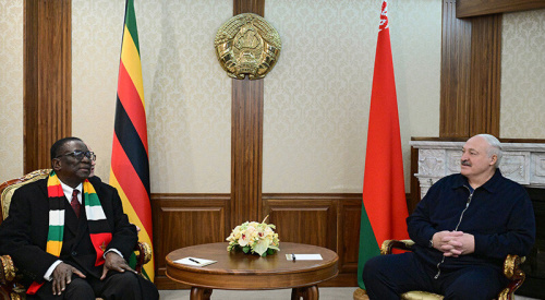 Lukashenko sees off Zimbabwean president at airport