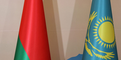 Лукашэнка: шматгадовыя адносіны Мінска і Астаны заснаваныя на даверы і дружбе