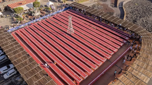 Самый длинный рождественский десерт в мире создали на Тенерифе