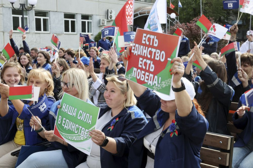 Канцэрты, забаўляльныя праграмы, цёплыя сустрэчы — Магілёў з размахам адзначае Дзень народнага адзінства