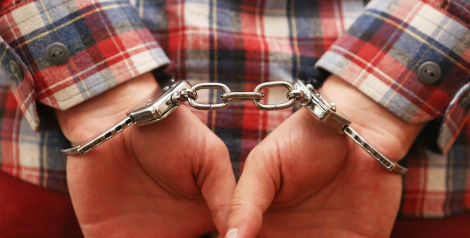 У Віцебску жанчына скрала ў сужыцеля алкаголь, а ён за гэта ўдарыў яе малатком