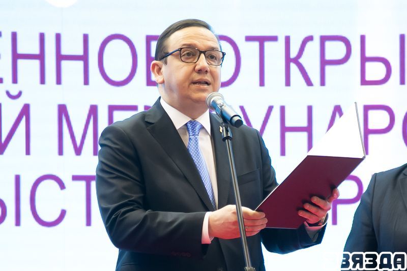 Перцов: Книга в наши дни — надежный канал коммуникации между поколениями и эпохами