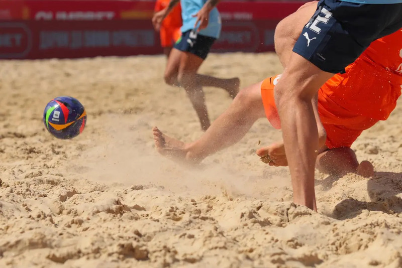 Беларусы перамаглі ў другім матчы кубка па пляжным футболе ў Маскве