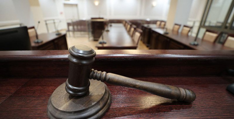 Маці і трое дзяцей пацярпелі ў ДТЗ. Суд Брэсцкага раёна вынес прысуд кіроўцу грэйдара