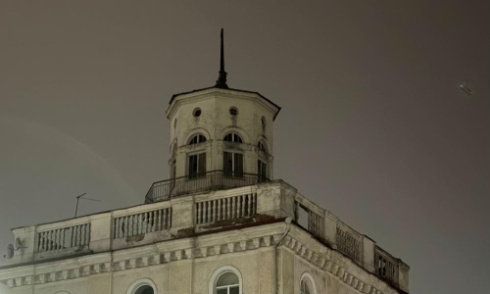 Башню на крыше сталинки продают в Могилеве. Разбираемся, в чем ее уникальность
