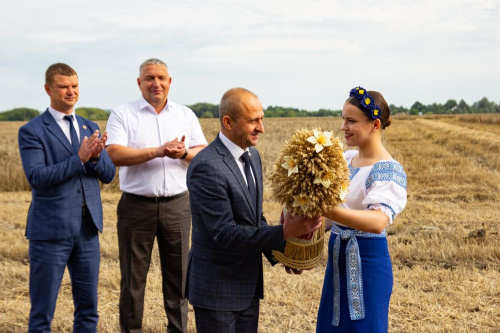 У Гродзенскай вобласці намалацілі першы мільён тон збожжа