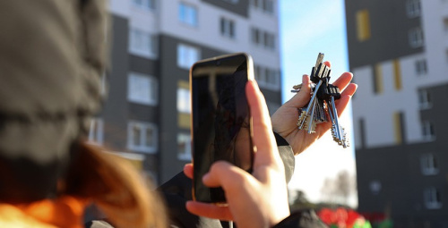 Лукашенко: Жилье для многодетных семей нужно равномерно распределять по всей стране