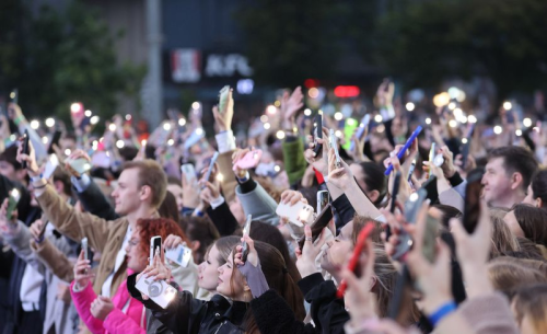 Thousands of students celebrate graduation in Minsk