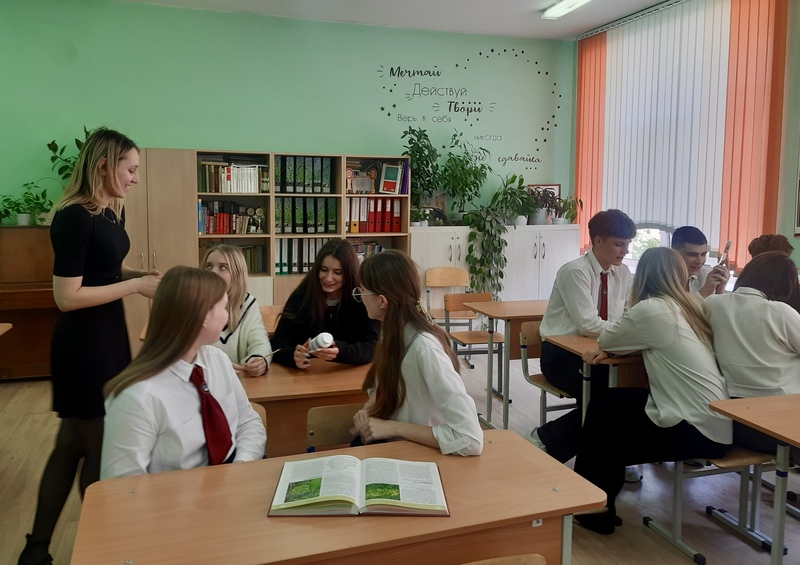 Диалоги о природе: учёные Института леса НАН Беларуси встретились с гимназистами Гомеля