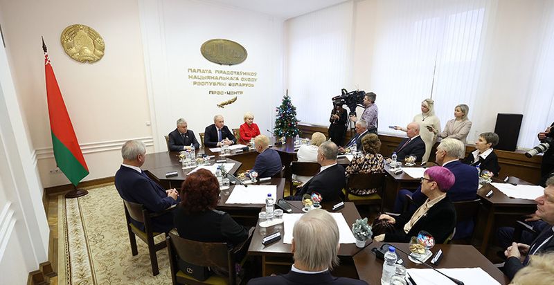 У Палаце прадстаўнікоў адбылася сустрэча з дэпутатамі мінулых скліканняў