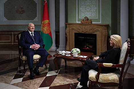 «Усё пацвярджаецца часам і паказвае рэальную палітыку»: эксперты — пра інтэрв’ю Кіраўніка дзяржавы амерыканскаму тэлеканалу